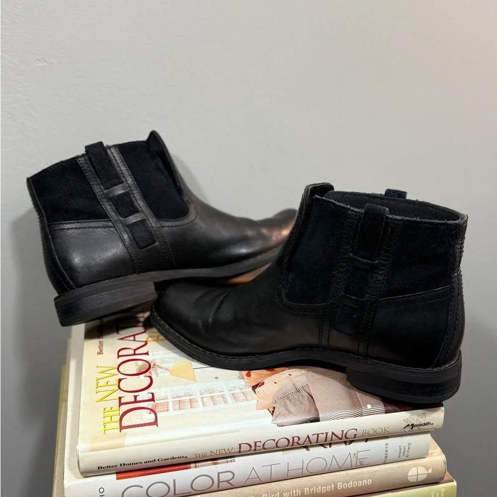 Timberland Black Leather Women’s Boots Size 6.5